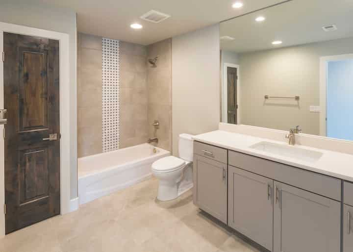 Professional bathroom remodel contractor Hamden, CT